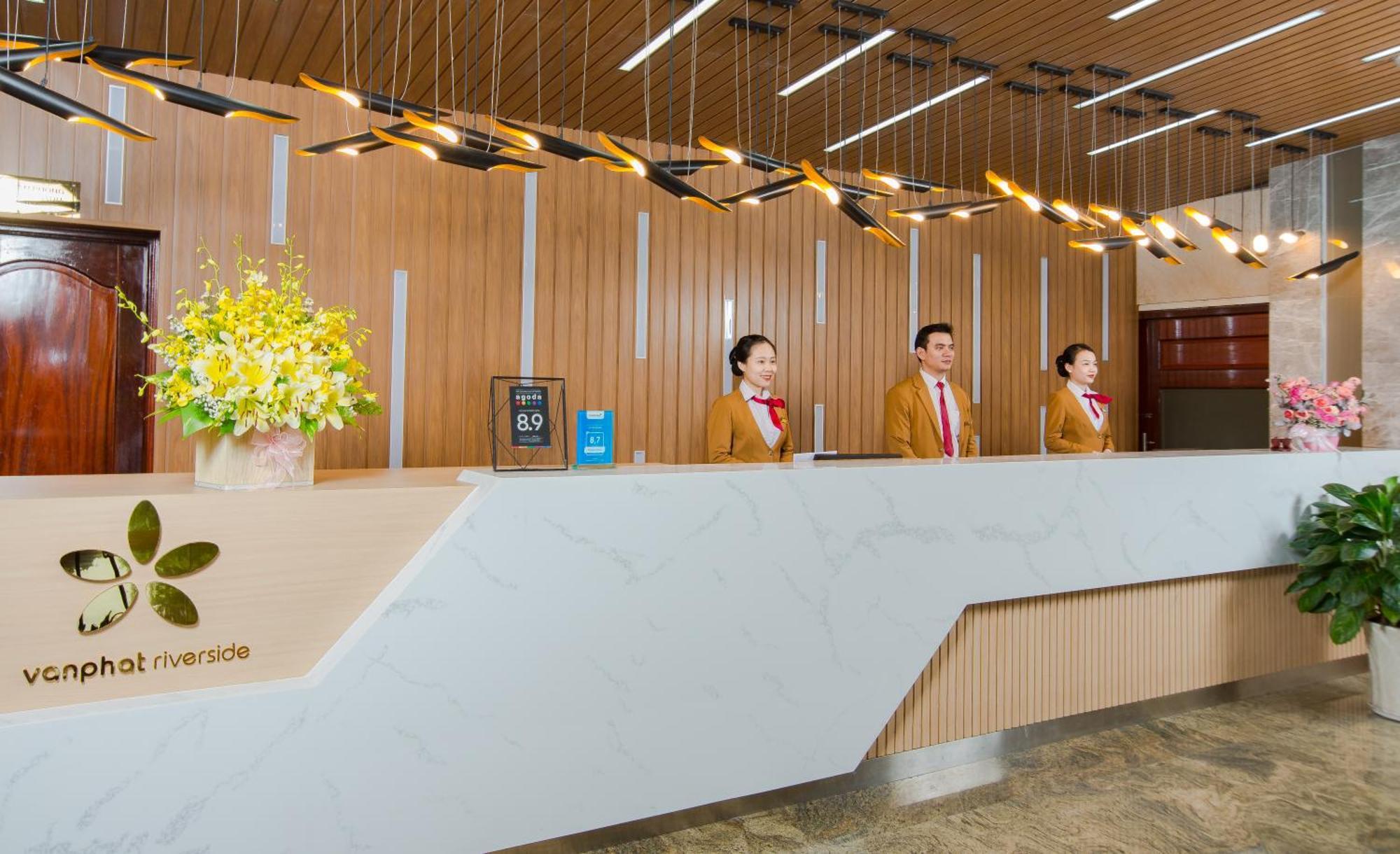 Van Phat Riverside Hotel Can Tho Exterior photo