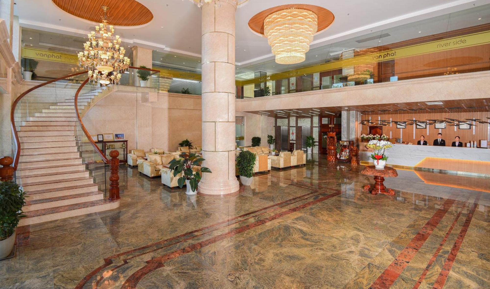 Van Phat Riverside Hotel Can Tho Exterior photo