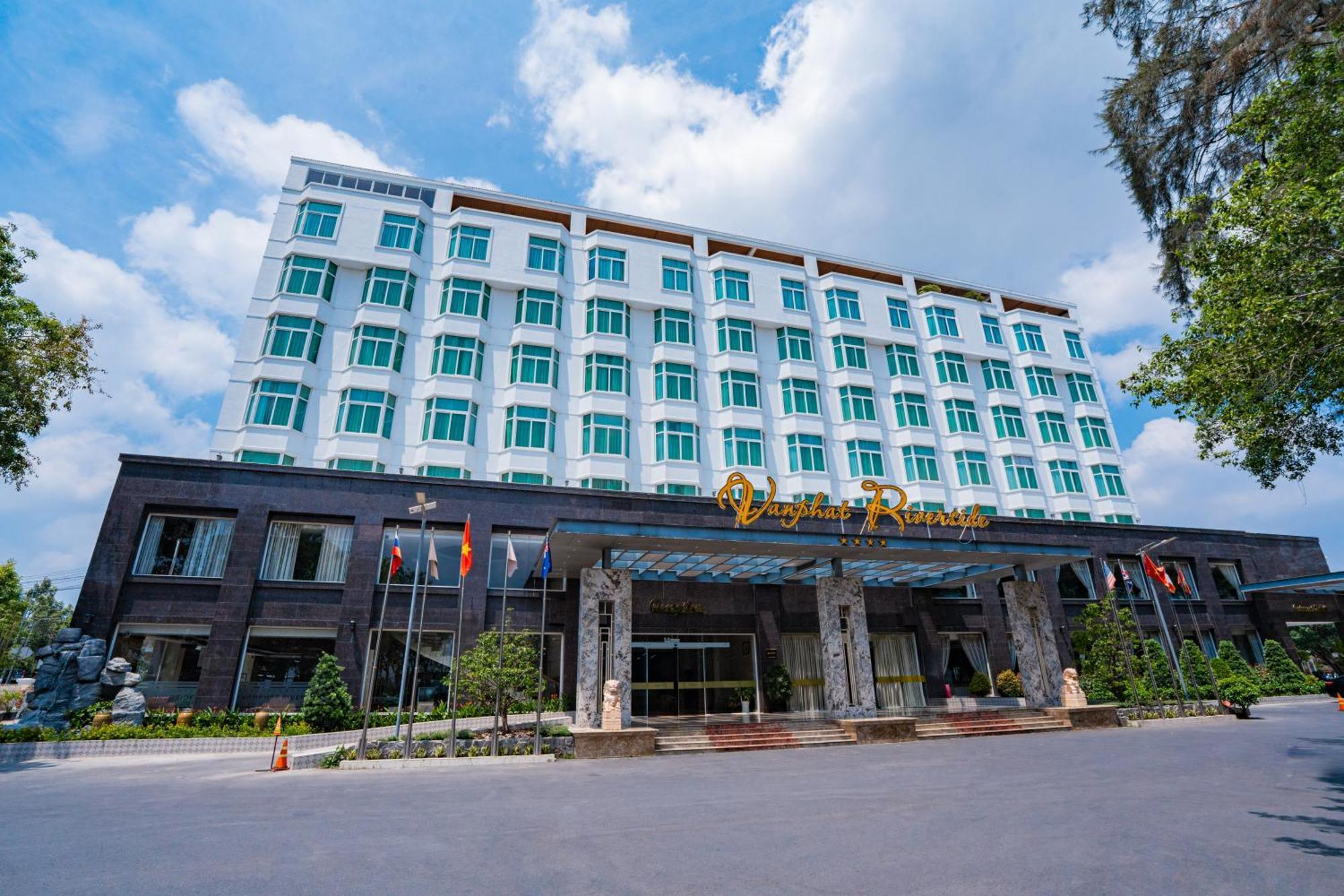 Van Phat Riverside Hotel Can Tho Exterior photo