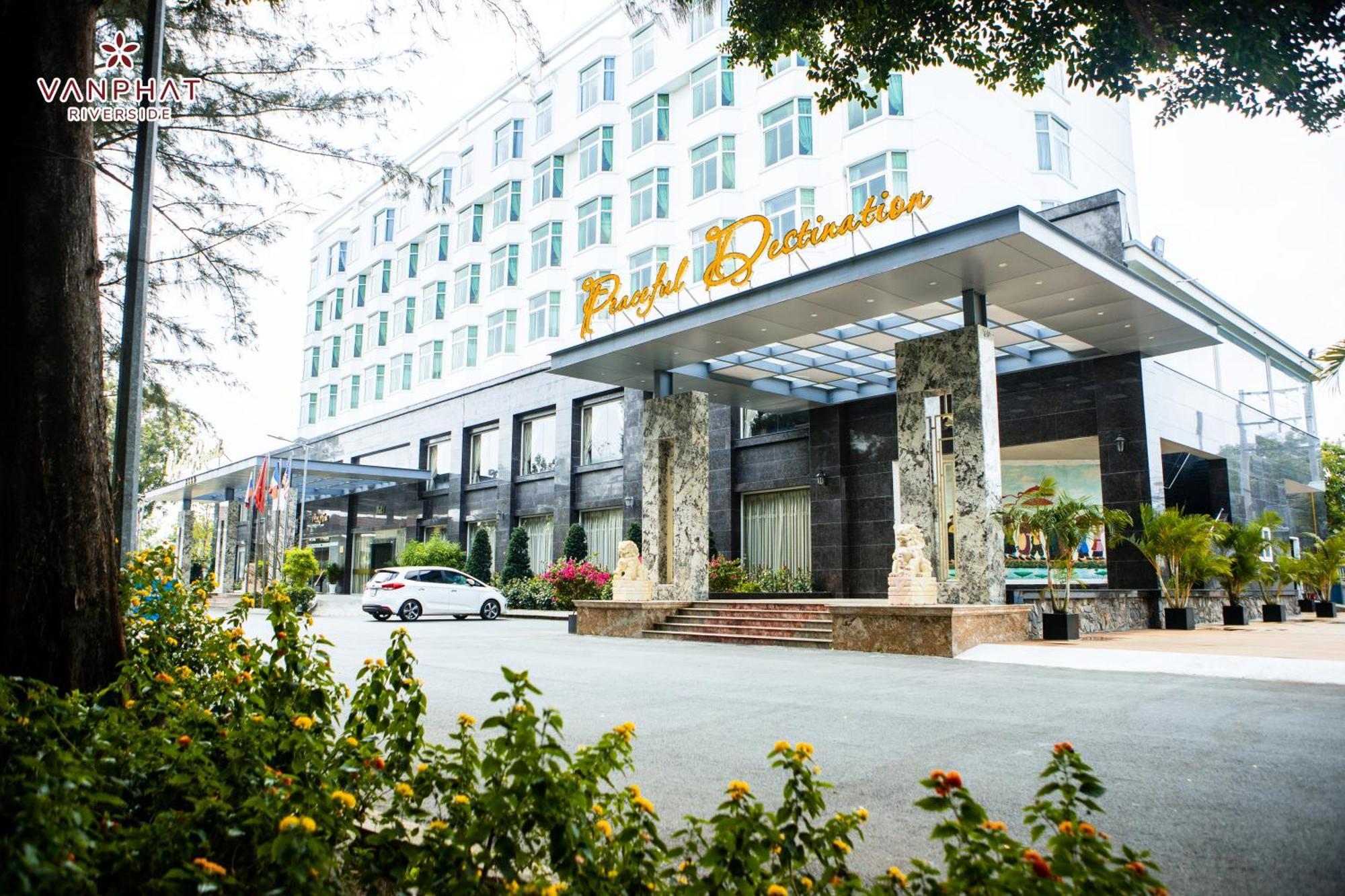 Van Phat Riverside Hotel Can Tho Exterior photo