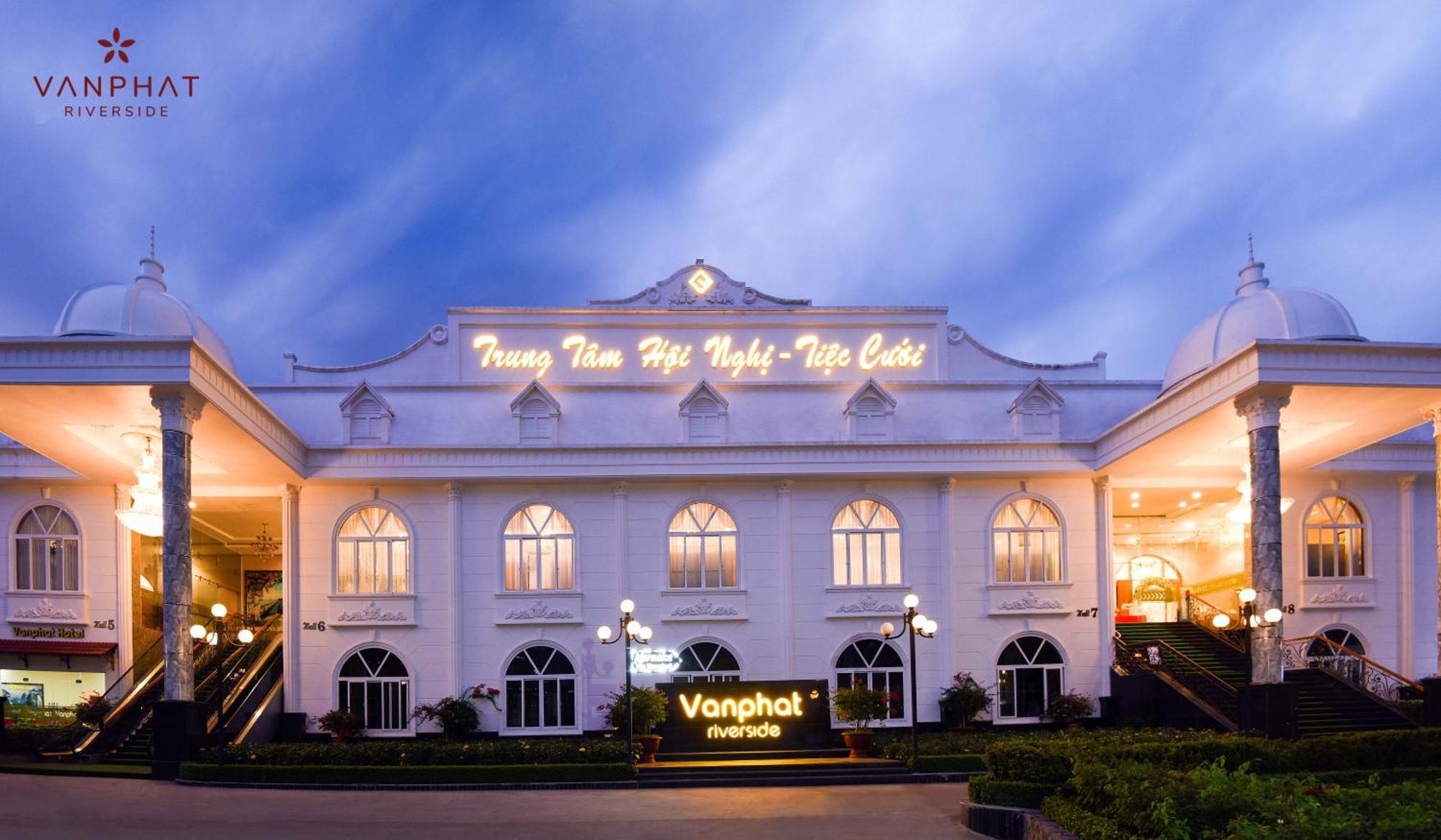 Van Phat Riverside Hotel Can Tho Exterior photo